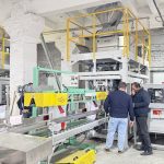 ہمارے کلائنٹ کی فیکٹری میں دو یونٹ 25 کلوگرام پالتو جانوروں کے کھانے کی خودکار وزنی بیگنگ کنویئنگ اور پیلیٹائزنگ لائن چلنا شروع ہو جاتی ہے۔